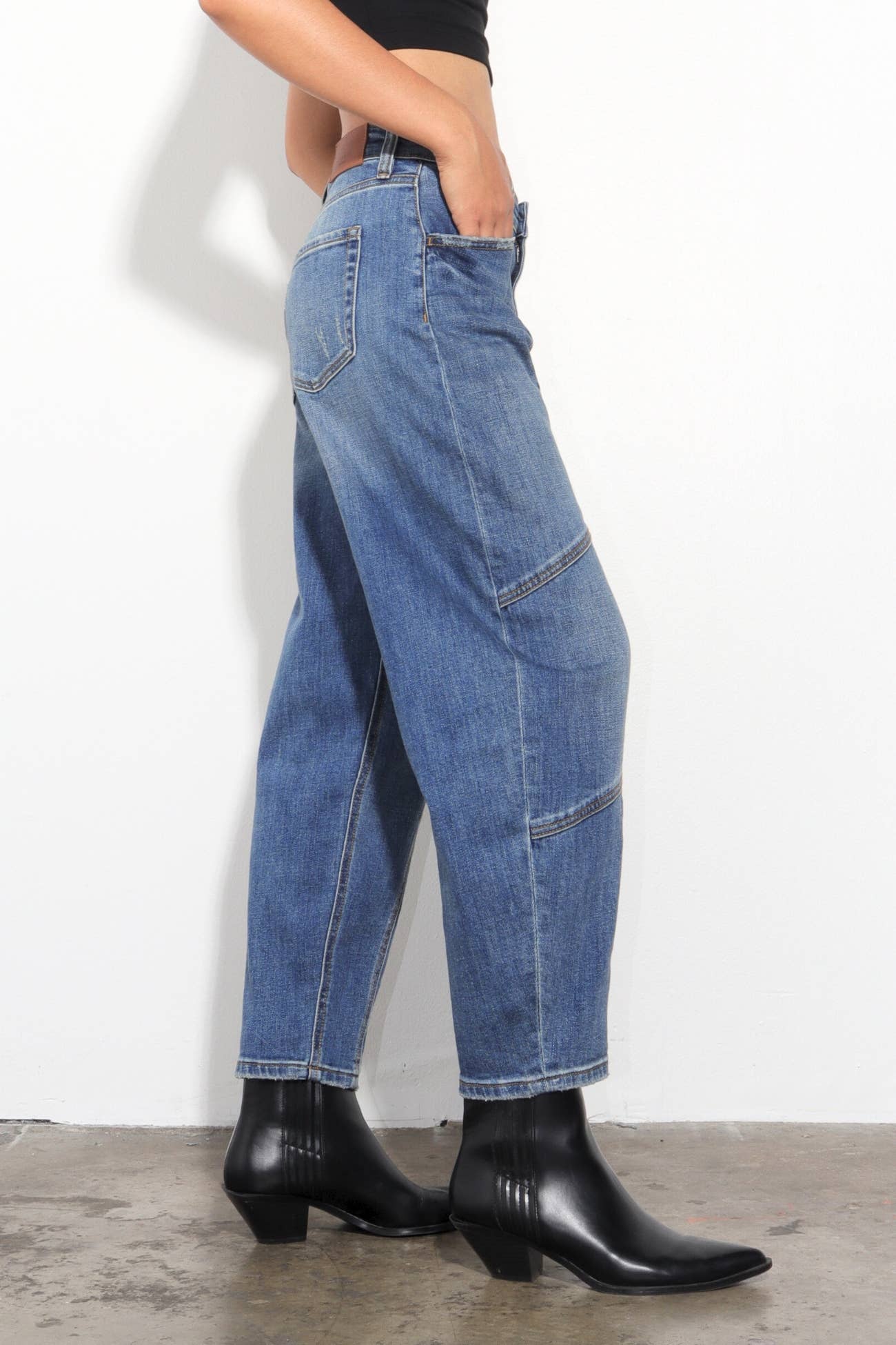 RELAXED TAPERED HIGH RISE BARREL JEANS