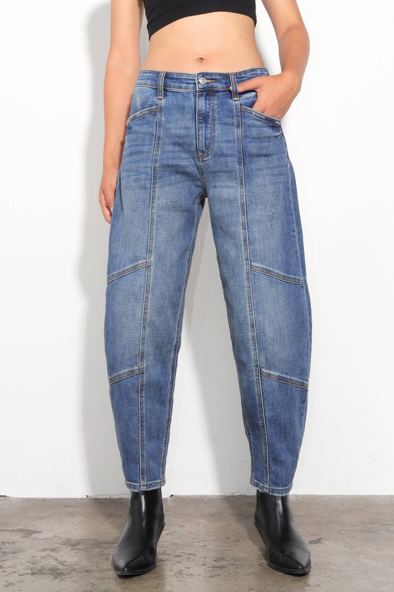 RELAXED TAPERED HIGH RISE BARREL JEANS