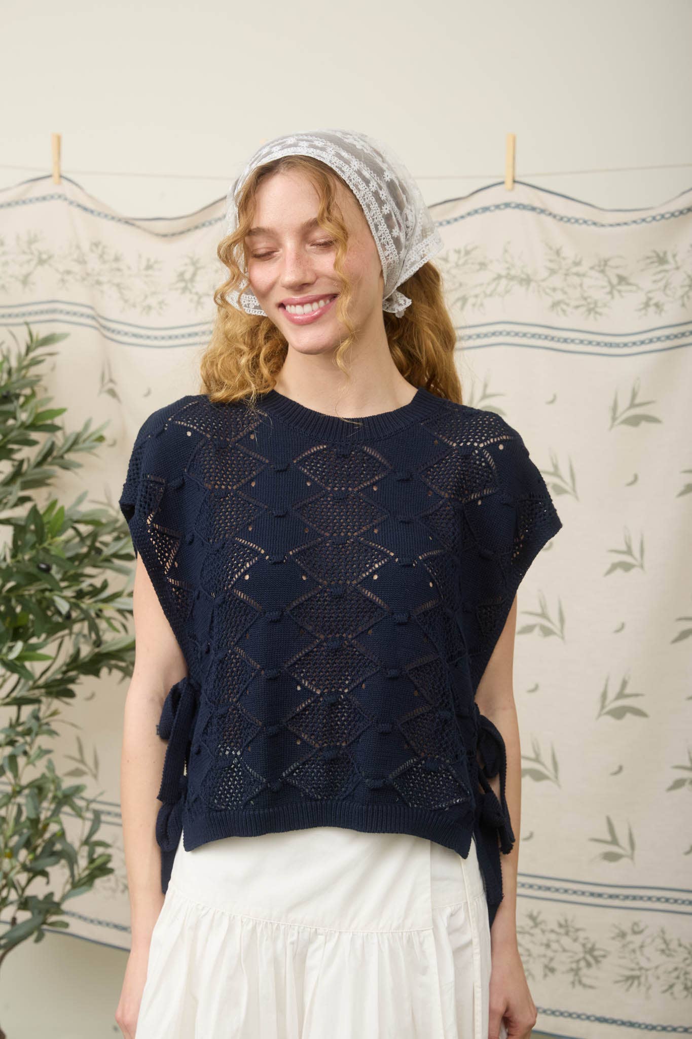 CLIP DOT SHORT SLEEVE SIDE TIE CROCHET SWEATER