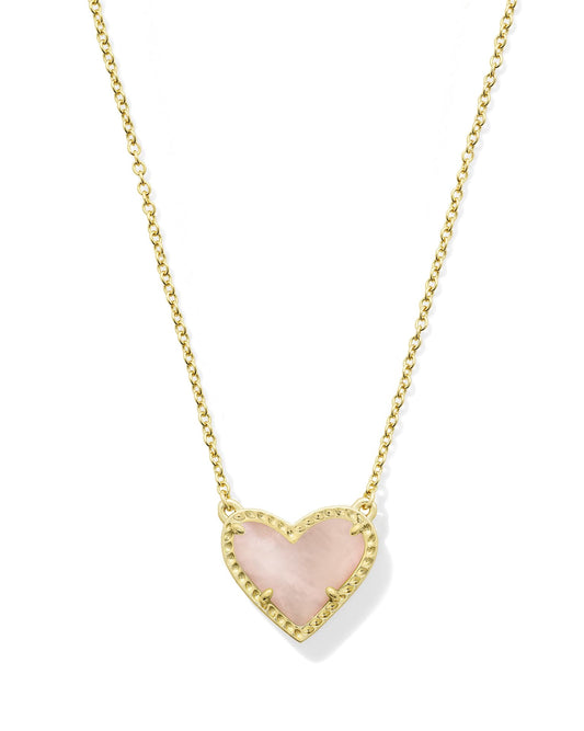 Ari Heart Short Pendant Necklace