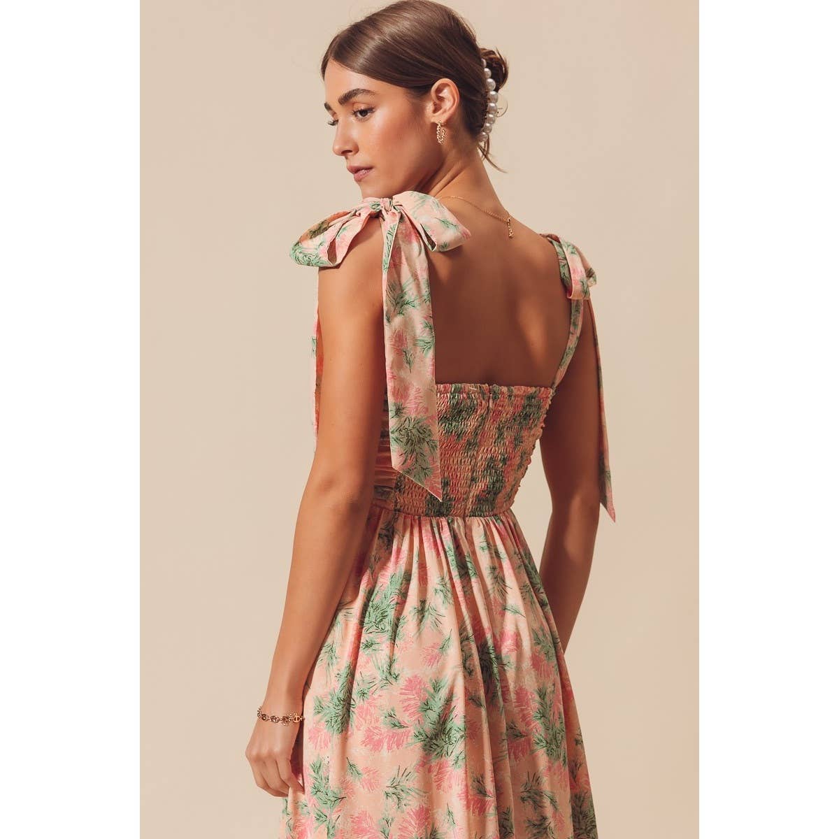 FLOWY FLORAL FEMININE DRESS WITH RIBBON STRAP