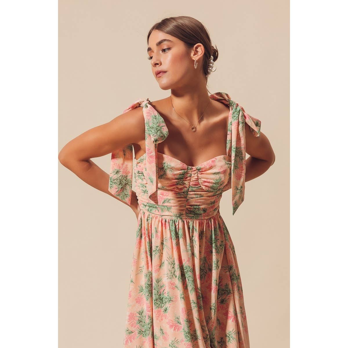 FLOWY FLORAL FEMININE DRESS WITH RIBBON STRAP