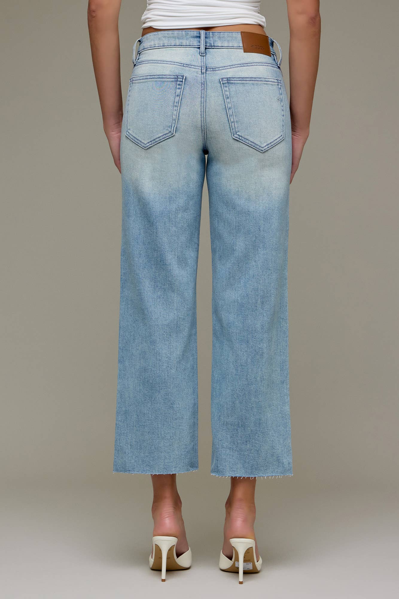 Light Wash Cropped Classic Straight