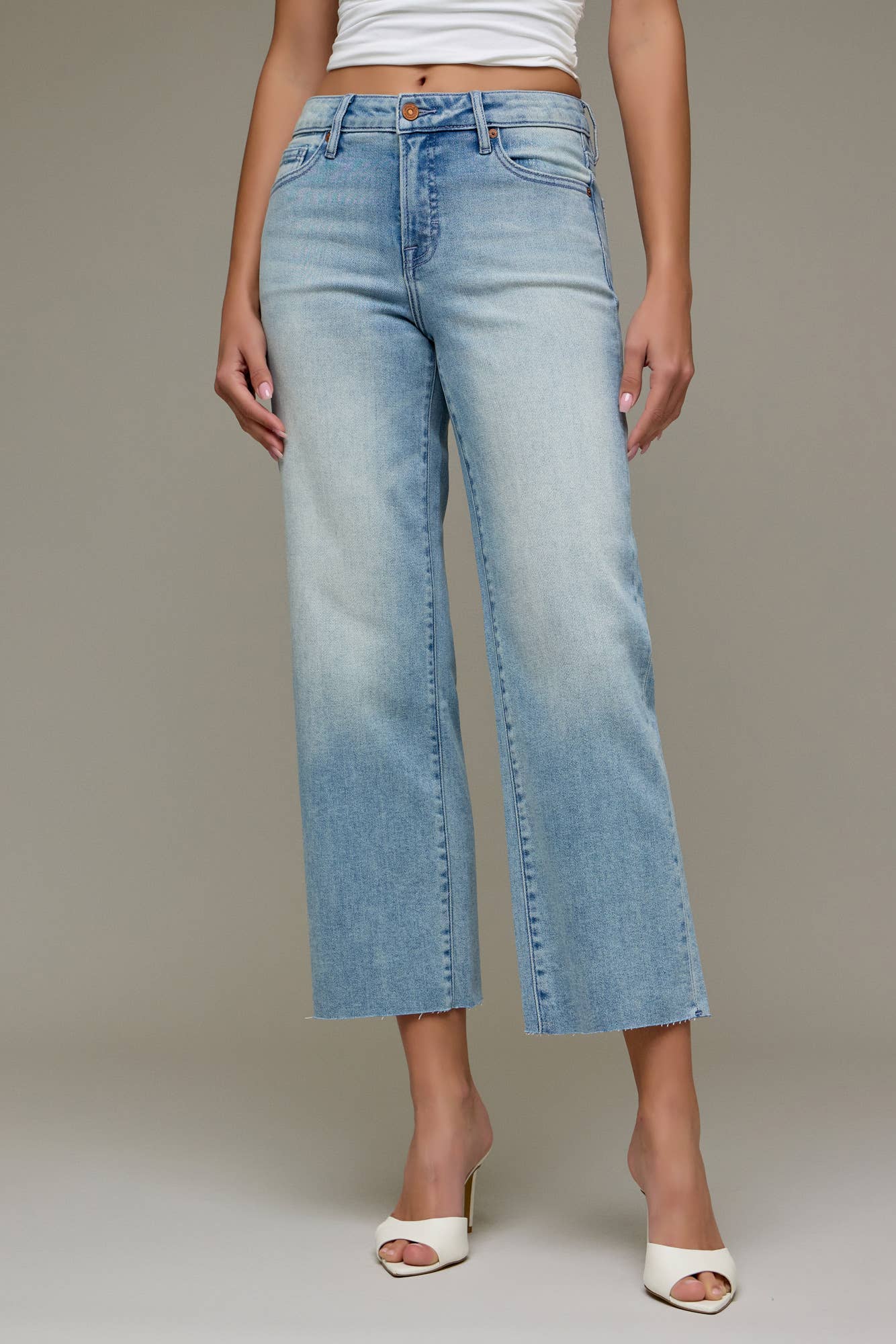 Light Wash Cropped Classic Straight