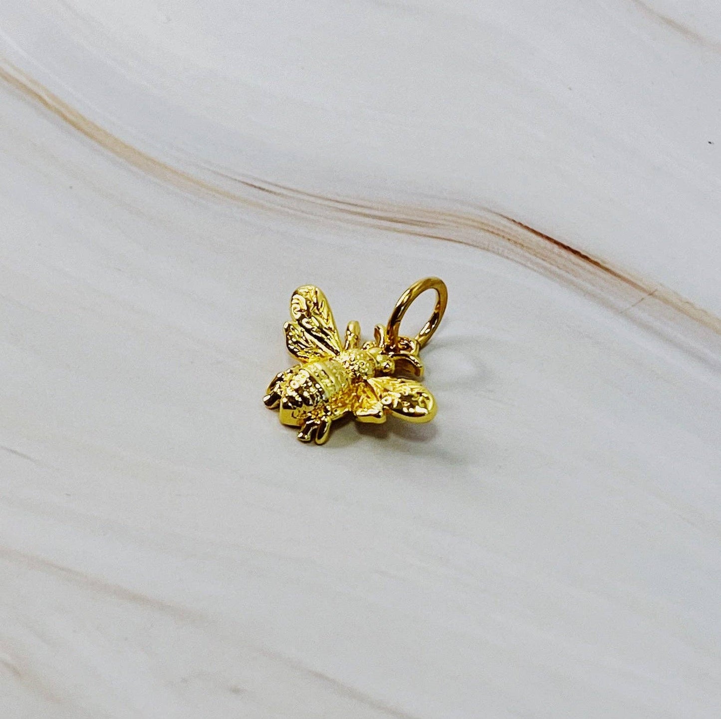 Bee The Queen Seamless Clip Charm