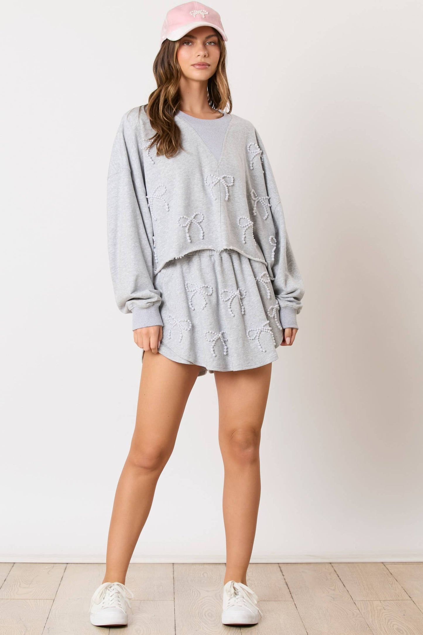 Pearl Bow Embellished Cropped Sweatshirt