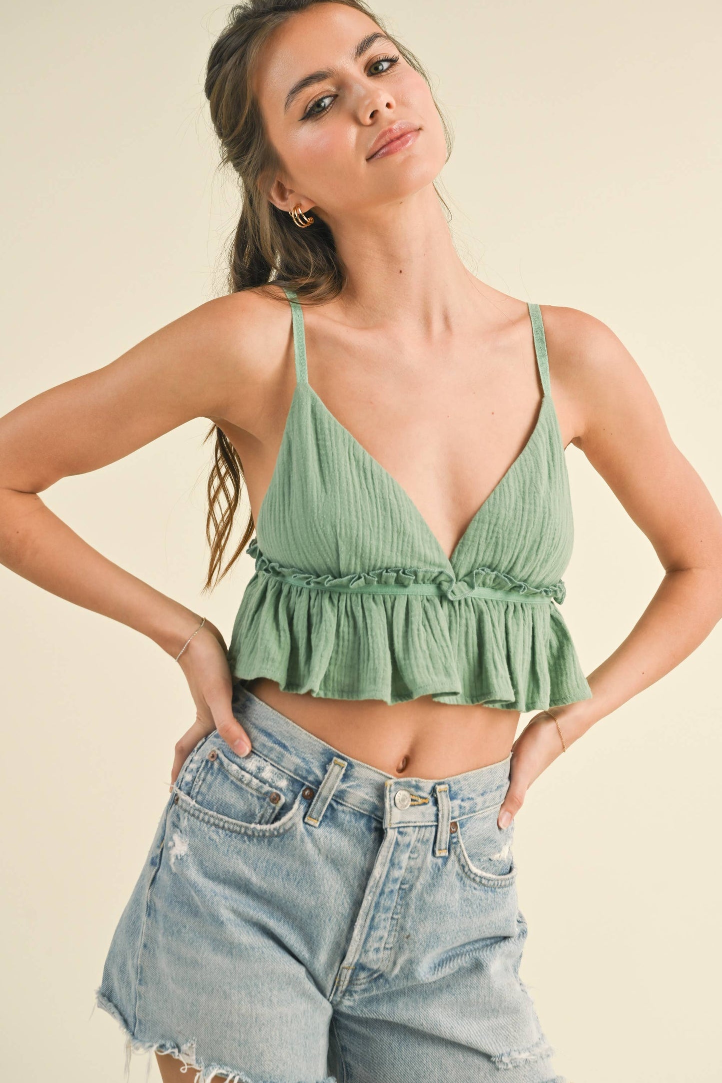 SPAGHETTI STRAP RUFFLED CROP TOP