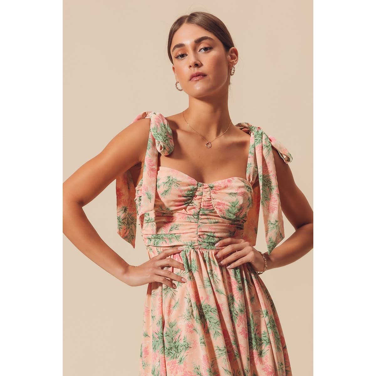 FLOWY FLORAL FEMININE DRESS WITH RIBBON STRAP