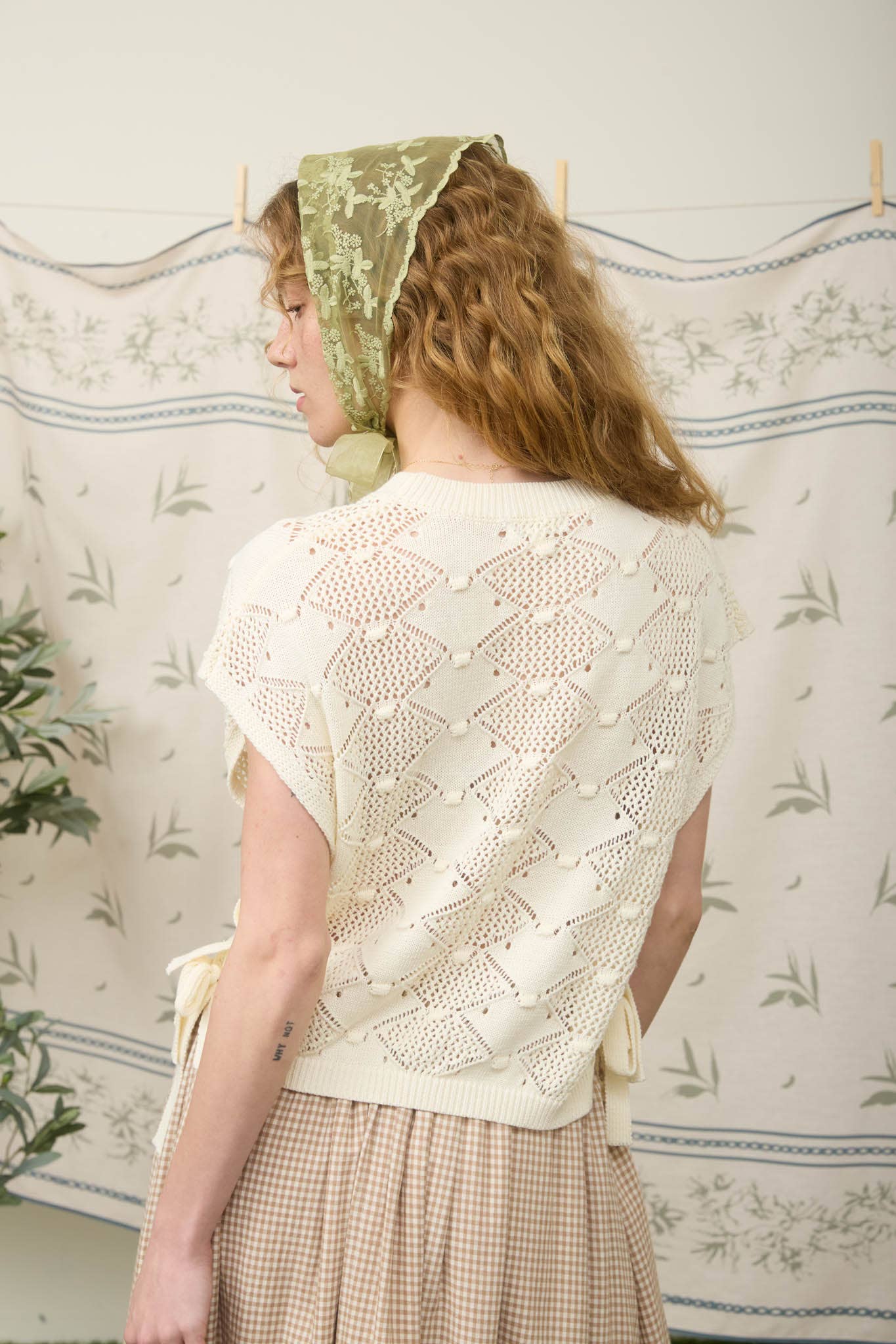 CLIP DOT SHORT SLEEVE SIDE TIE CROCHET SWEATER