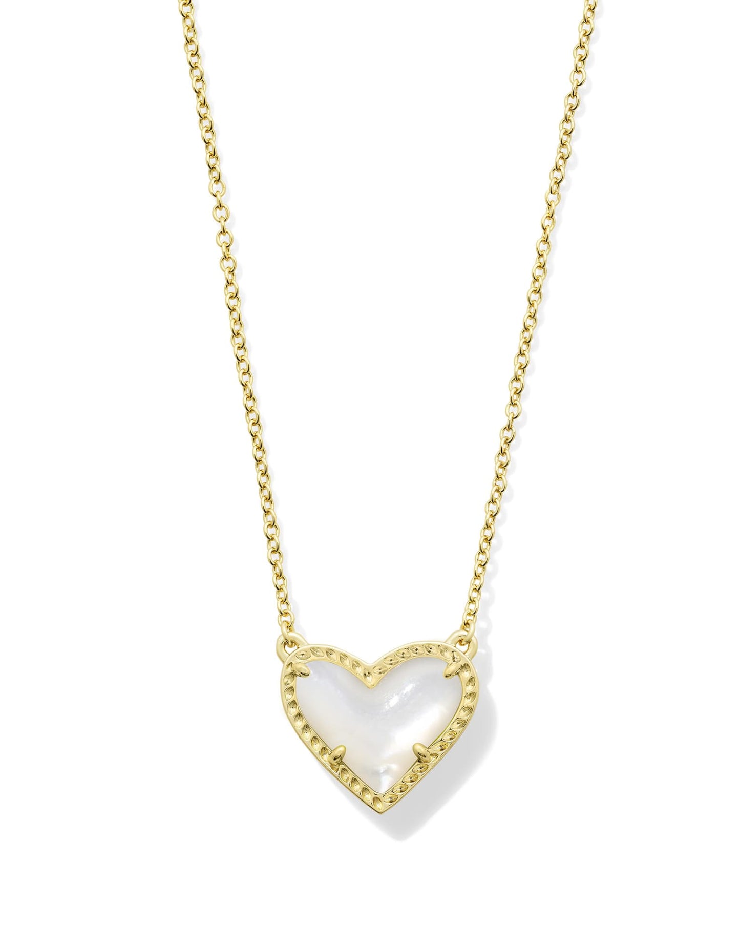 Ari Heart Short Pendant Necklace