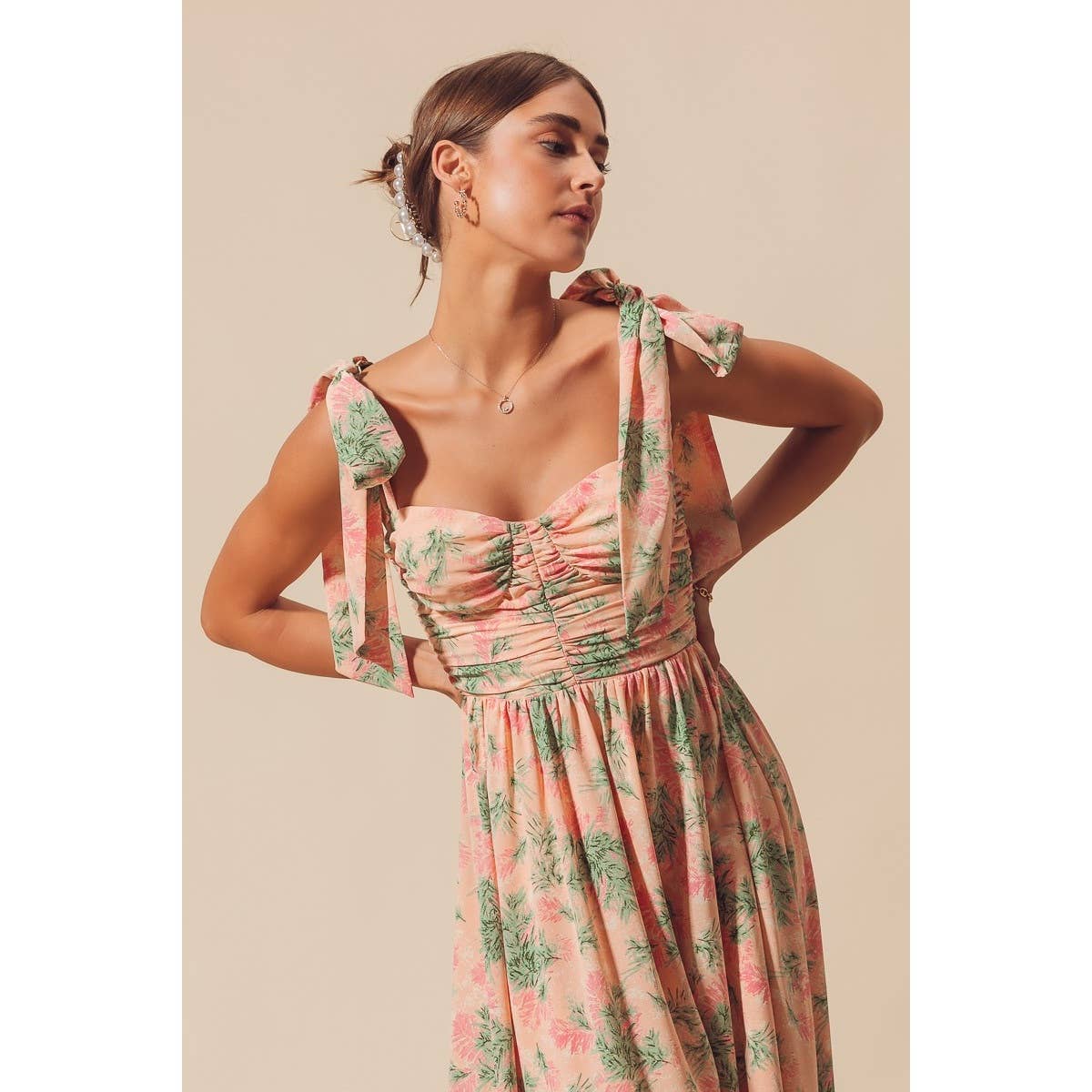 FLOWY FLORAL FEMININE DRESS WITH RIBBON STRAP