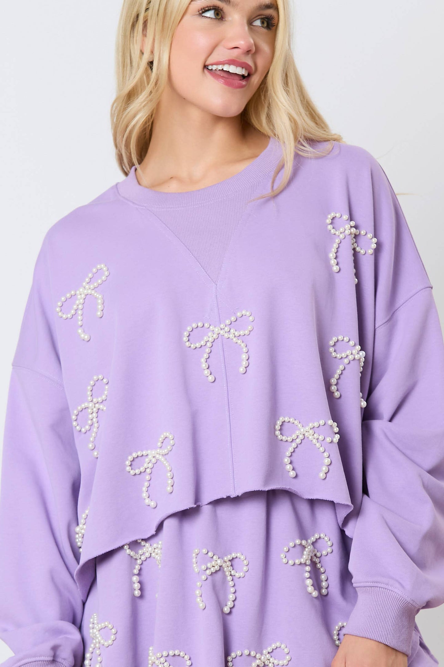 Pearl Bow Embellished Cropped Sweatshirt