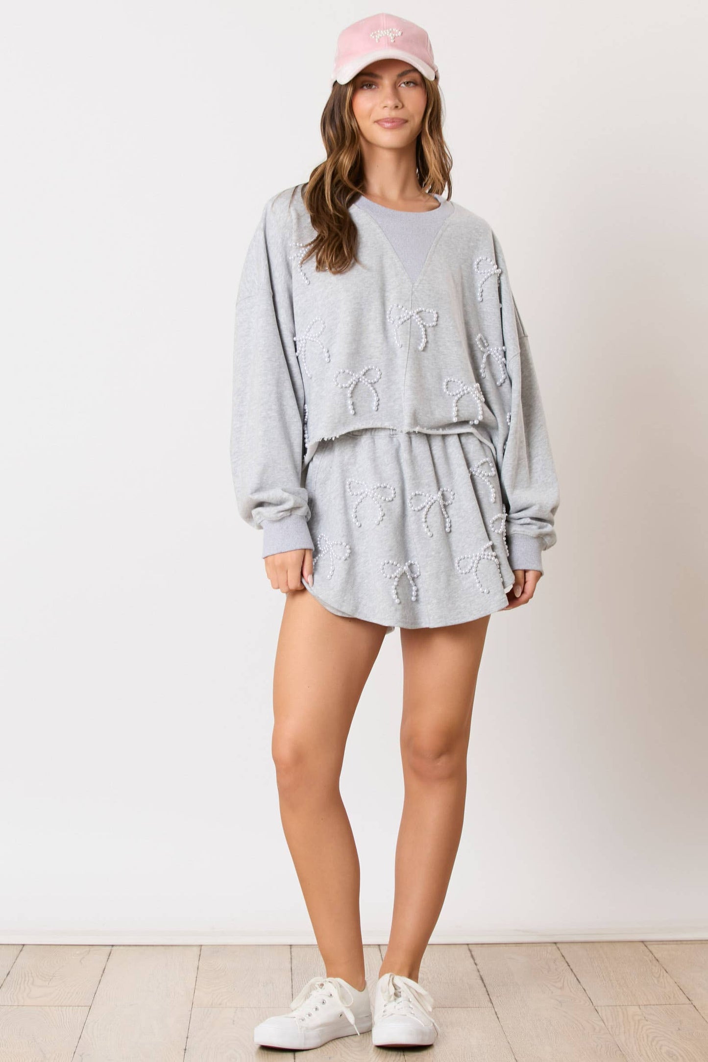 Pearl Bow Embellished Cropped Sweatshirt