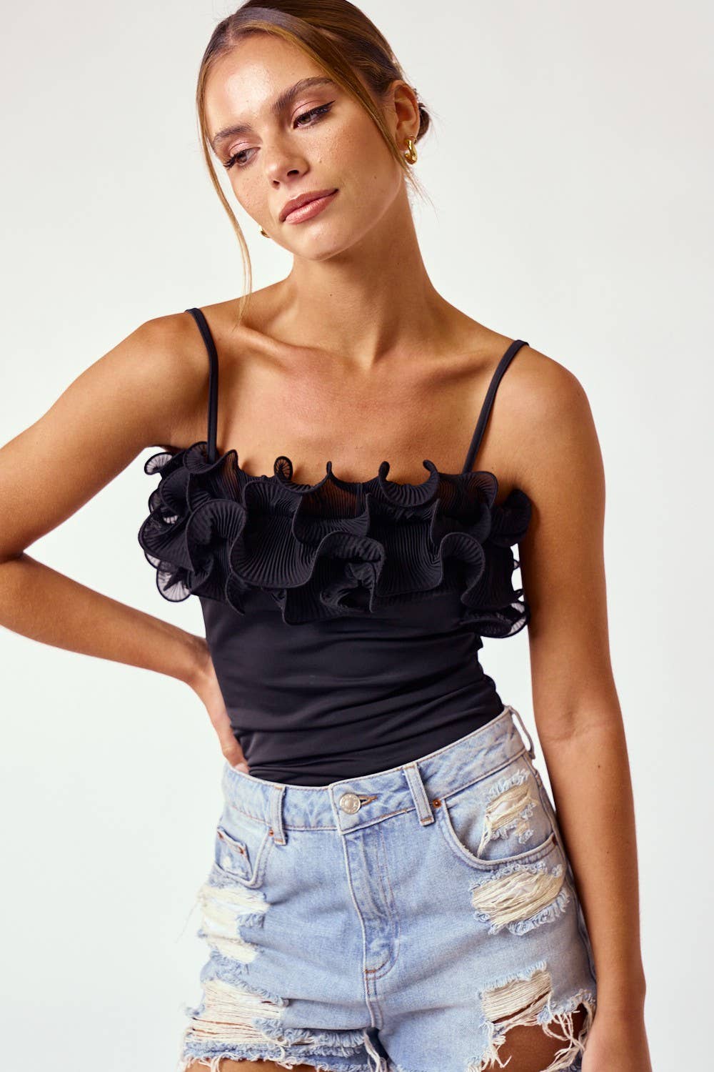 IBT28050 RUFFLE DETAIL SLEEVELESS BODYSUIT