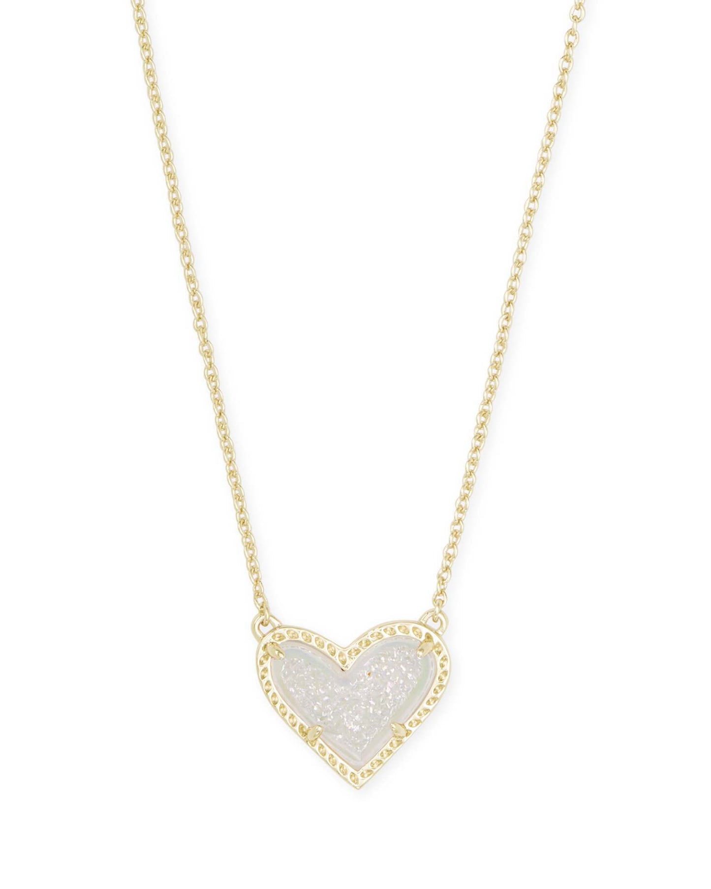 Ari Heart Short Pendant Necklace