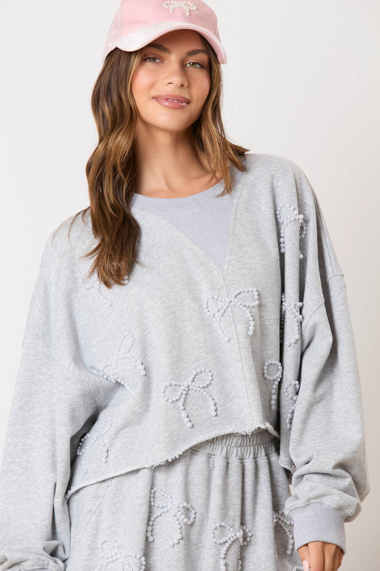 Pearl Bow Embellished Cropped Sweatshirt