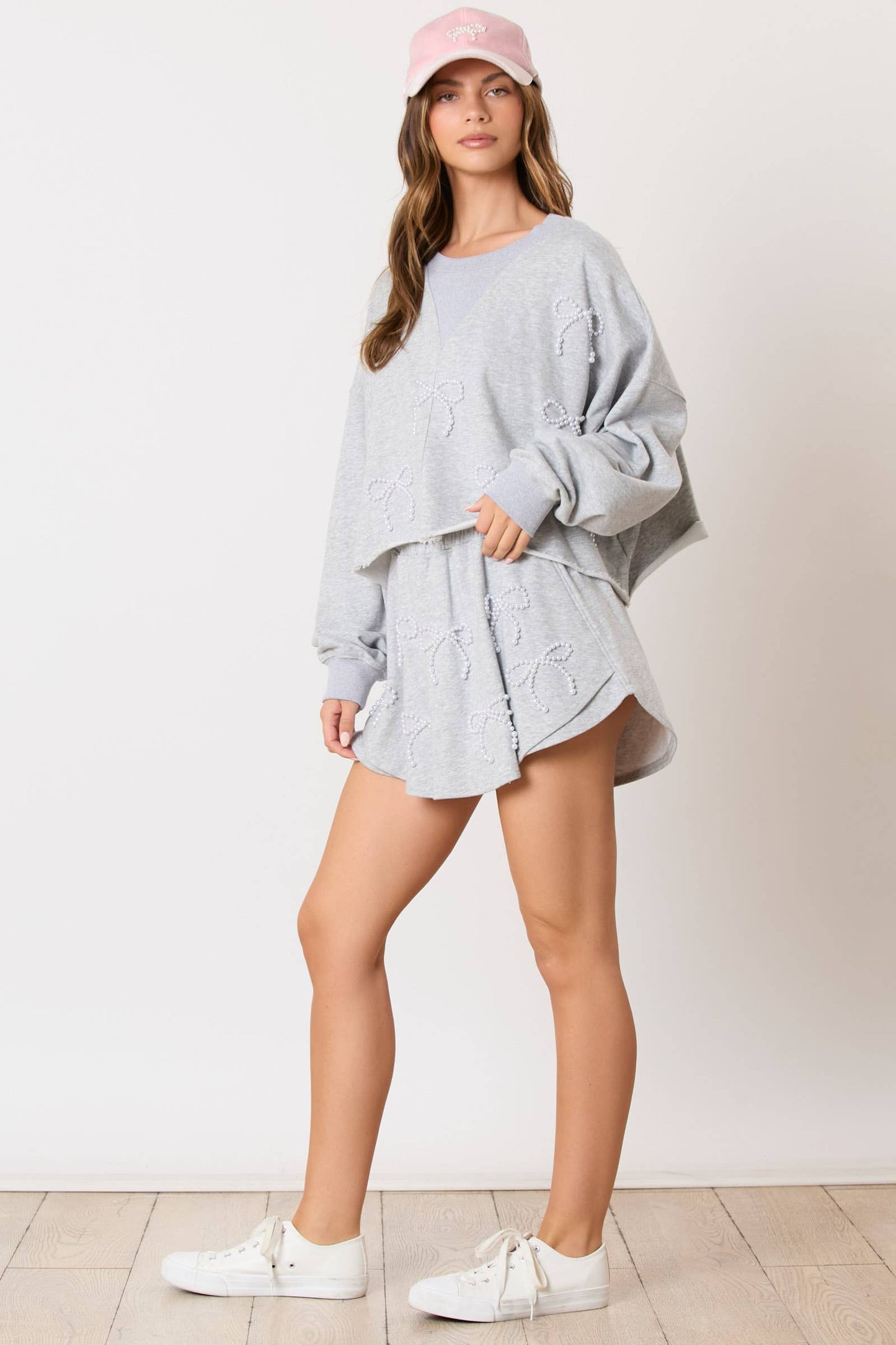 Pearl Bow Embellished Cropped Sweatshirt