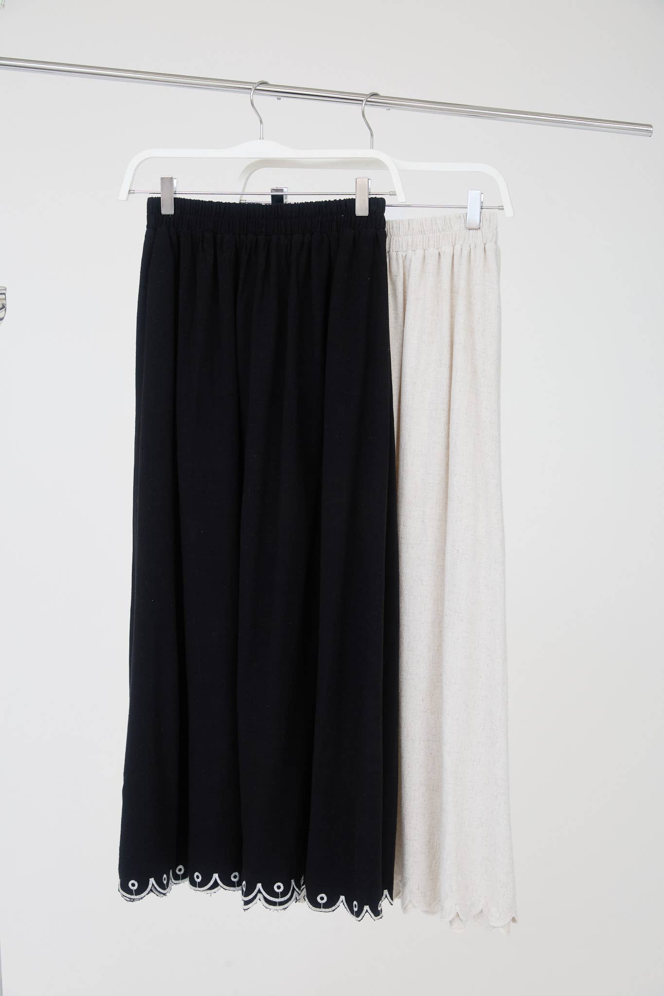 HIGH WAIST SCALLOP HEM MIDI SKIRT (PRE-ORDER)