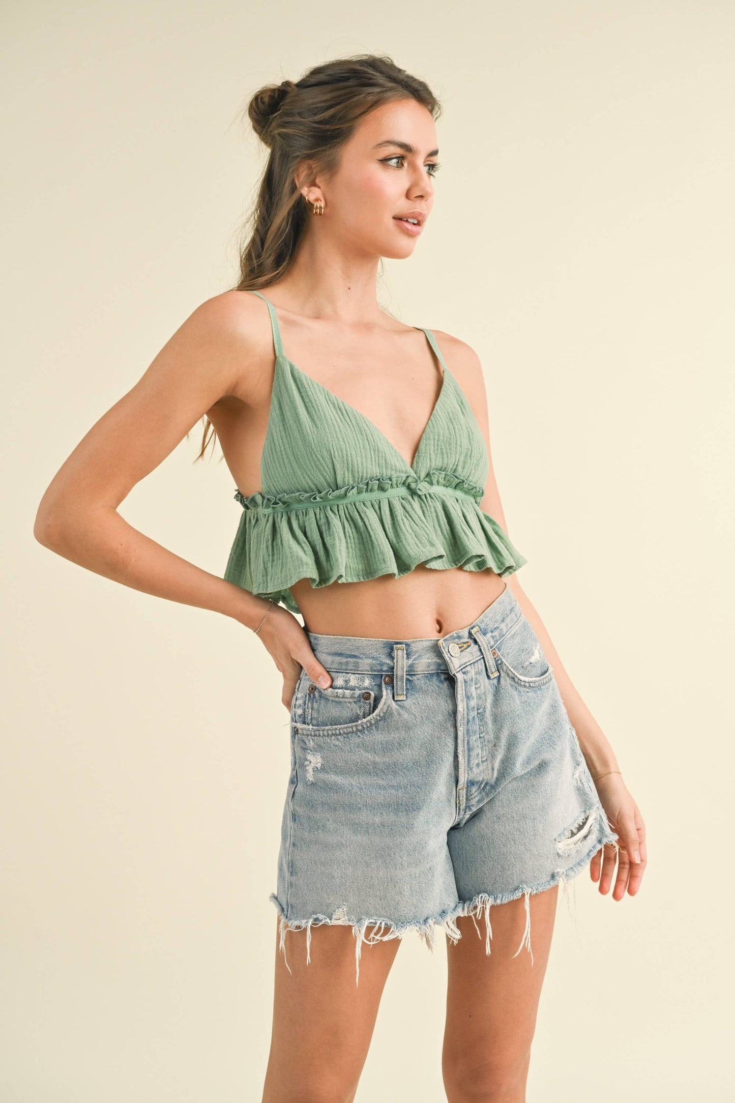 SPAGHETTI STRAP RUFFLED CROP TOP