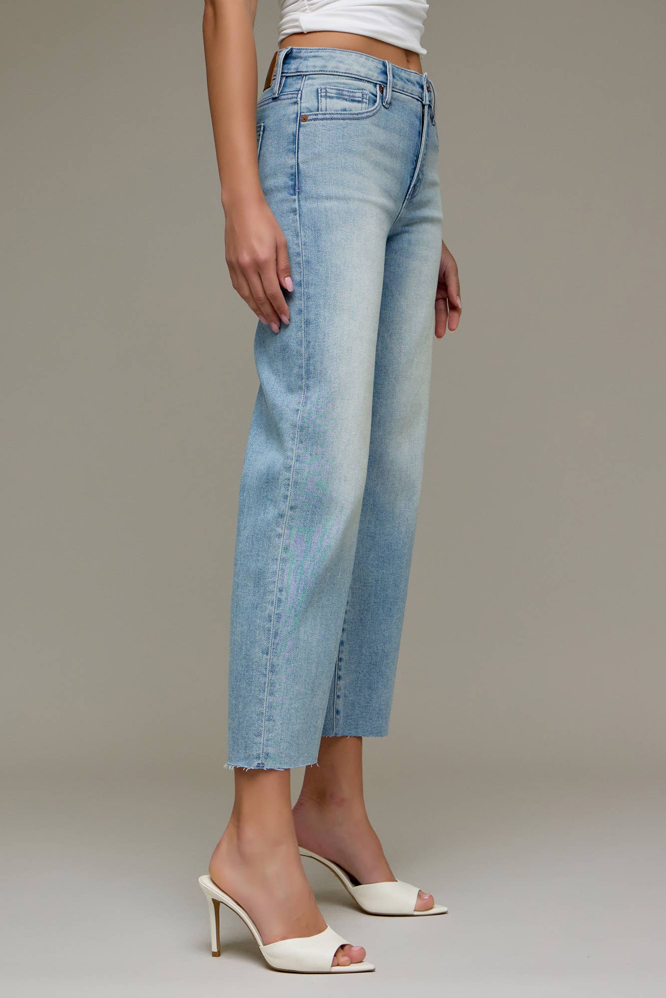 Light Wash Cropped Classic Straight