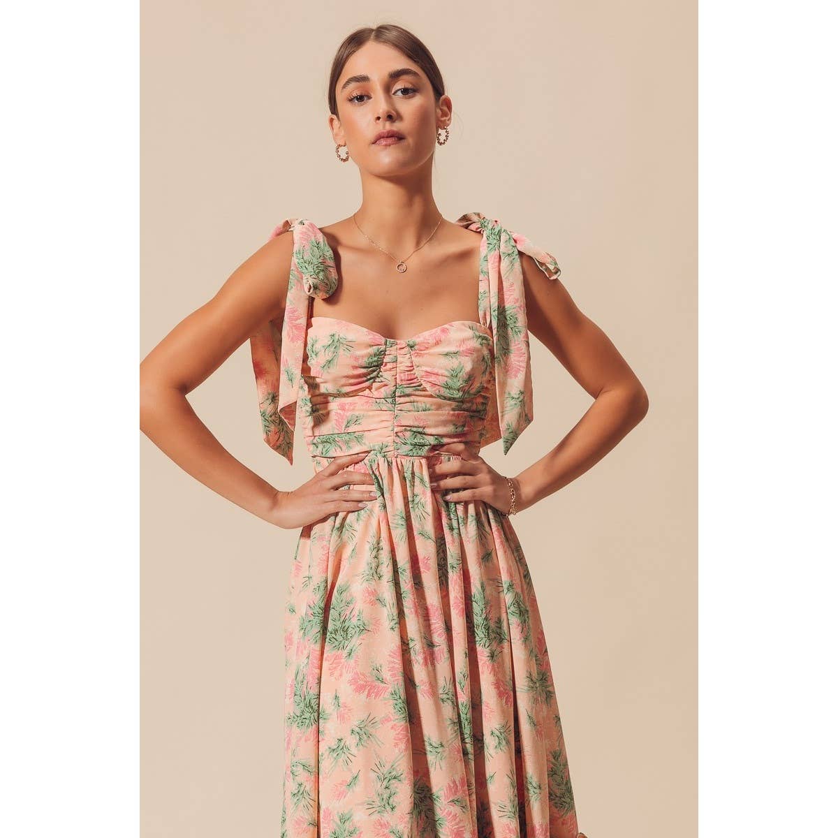 FLOWY FLORAL FEMININE DRESS WITH RIBBON STRAP