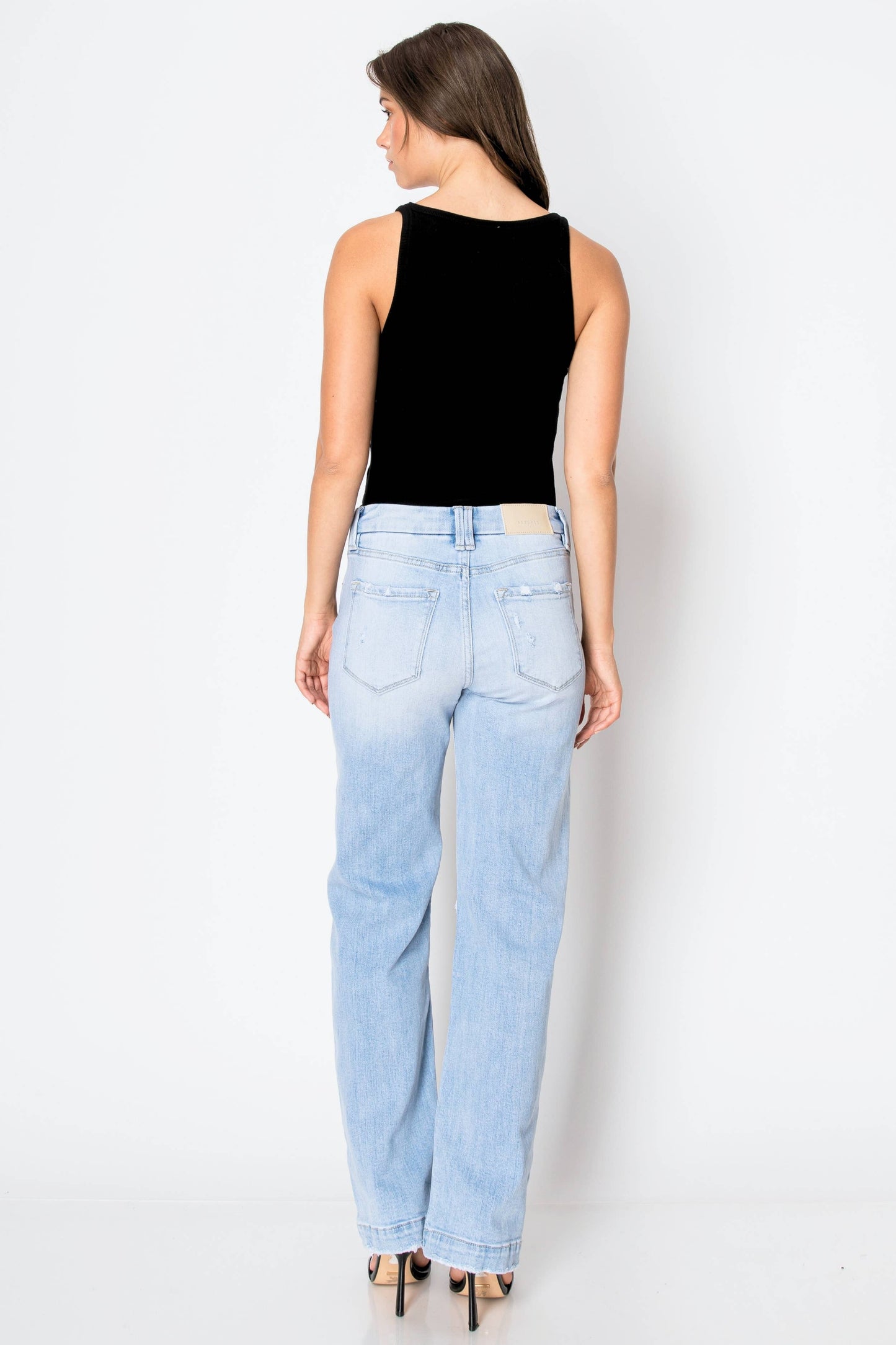 TUMMY CONTROL HIGH RISE RELAXED STRAIGHT LEG JEANS