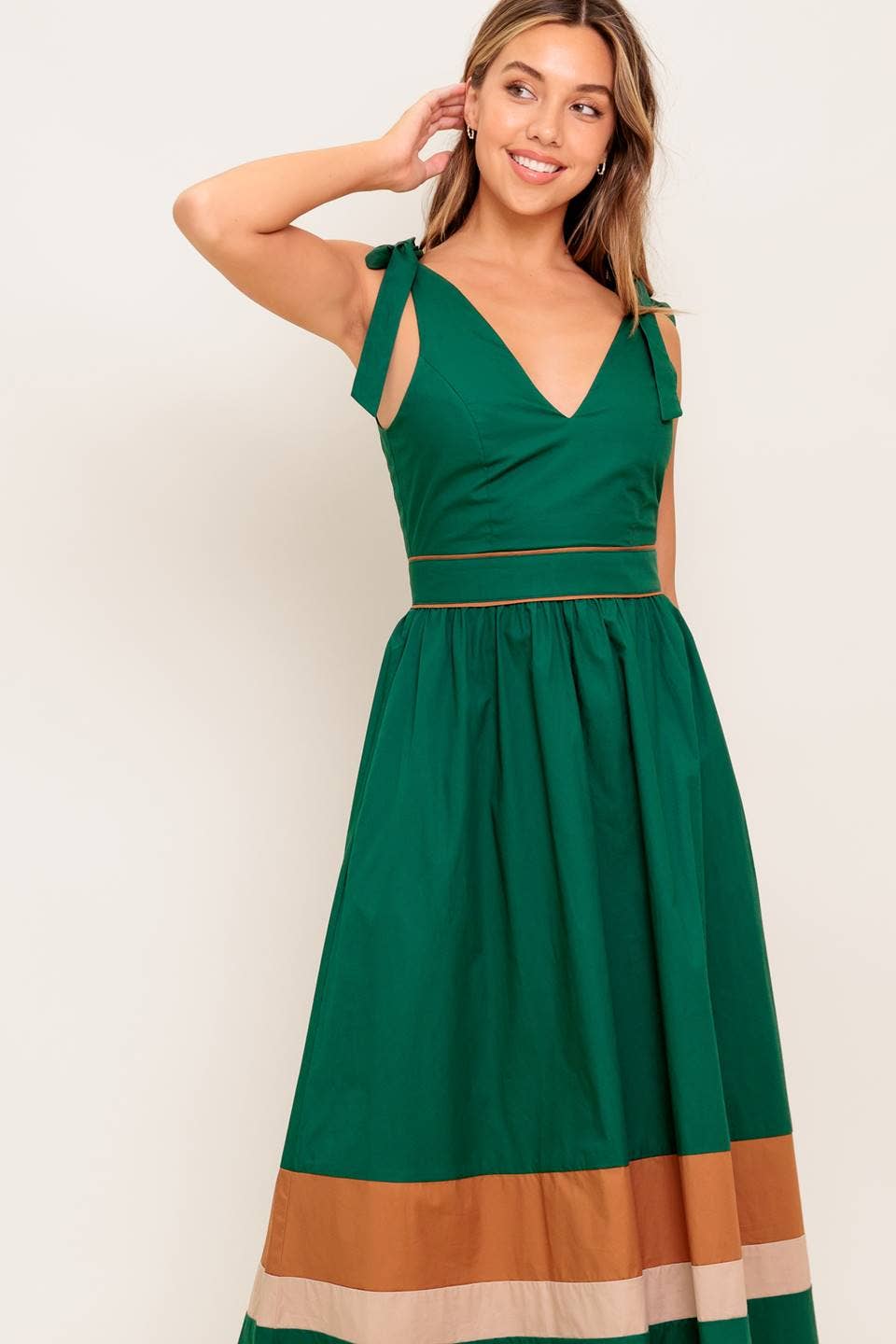 A solid woven color blocked midi dress - ID22698
